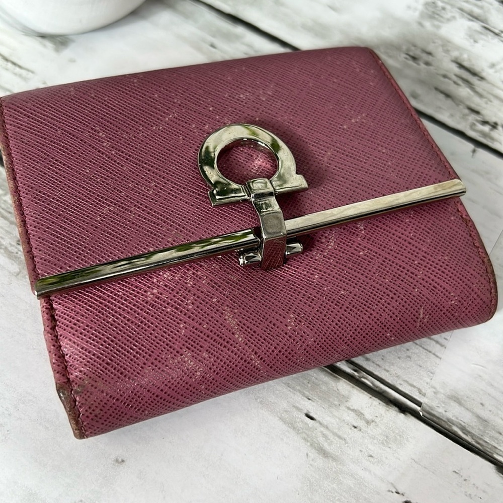 Salvatore Ferragamo Pink Short Wallet - Picture 2 of 13